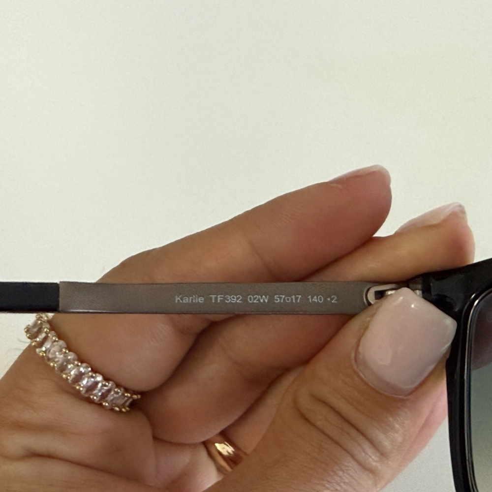 TOM FORD Karlie T392. Black frame with blue gradient shades. - Picture 8 of 12